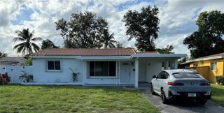 2400 N 57th Way, Hollywood, FL 33021