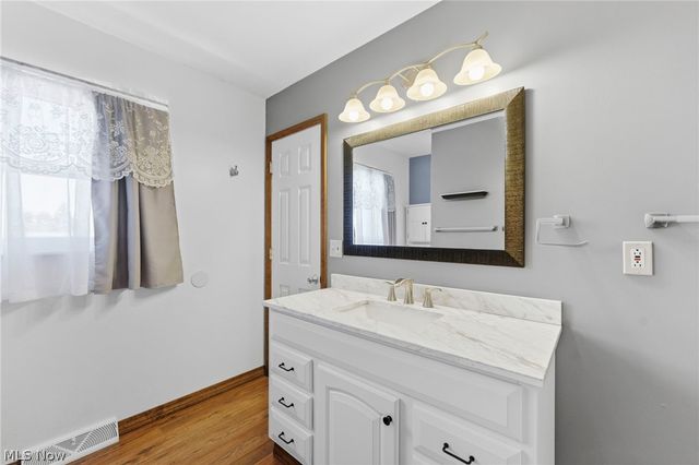 7127 Lake Shore Boulevard, Mentor, OH 44060