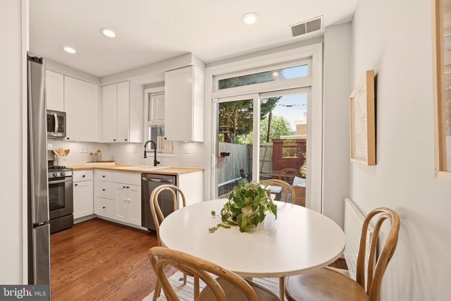 329 17TH ST SE, Washington, DC 20003