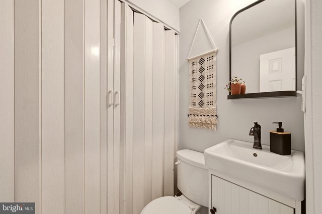 329 17TH ST SE, Washington, DC 20003