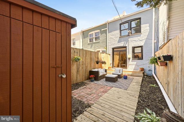 329 17TH ST SE, Washington, DC 20003