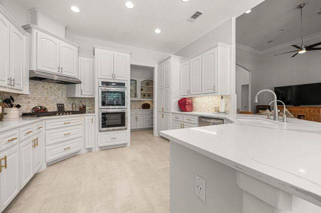 11357 Lake Oak Drive, Montgomery, TX 77356