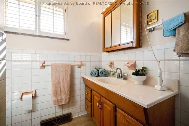 5311 Koontz Drive, Cross Lanes, WV 25313