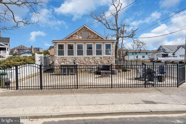 319 MONMOUTH AVE, Ocean Gate, NJ 08740