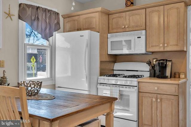 319 MONMOUTH AVE, Ocean Gate, NJ 08740