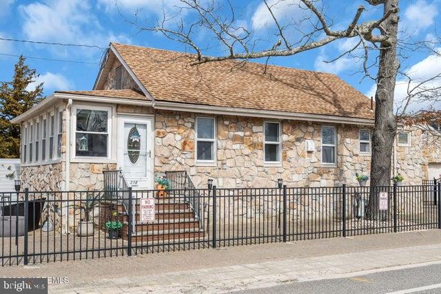 319 MONMOUTH AVE, Ocean Gate, NJ 08740