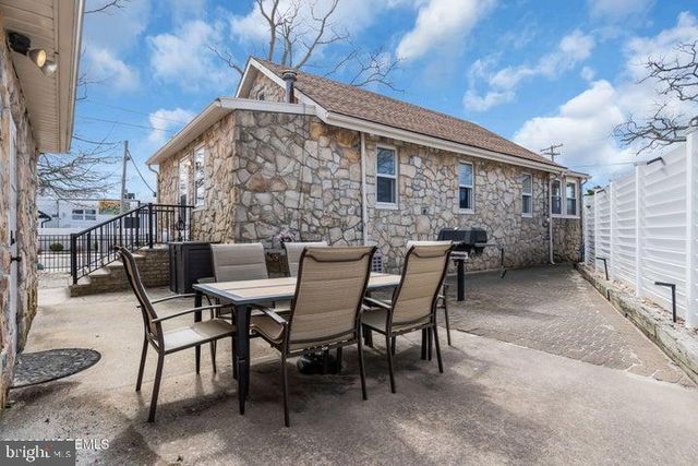 319 MONMOUTH AVE, Ocean Gate, NJ 08740