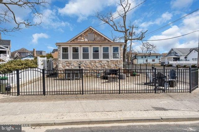 319 MONMOUTH AVE, Ocean Gate, NJ 08740