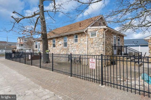 319 MONMOUTH AVE, Ocean Gate, NJ 08740