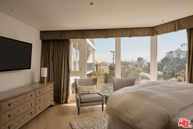 8593 Hollywood Boulevard, Los Angeles, CA 90069