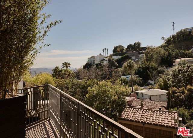 8593 Hollywood Boulevard, Los Angeles, CA 90069