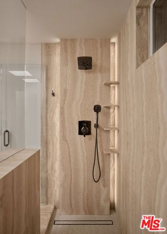 8593 Hollywood Boulevard, Los Angeles, CA 90069