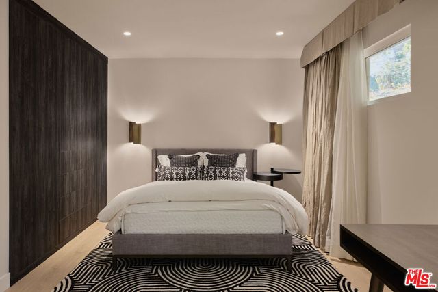 8593 Hollywood Boulevard, Los Angeles, CA 90069