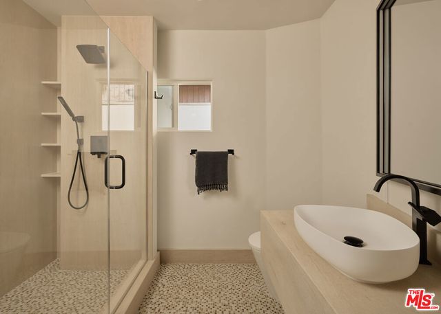 8593 Hollywood Boulevard, Los Angeles, CA 90069