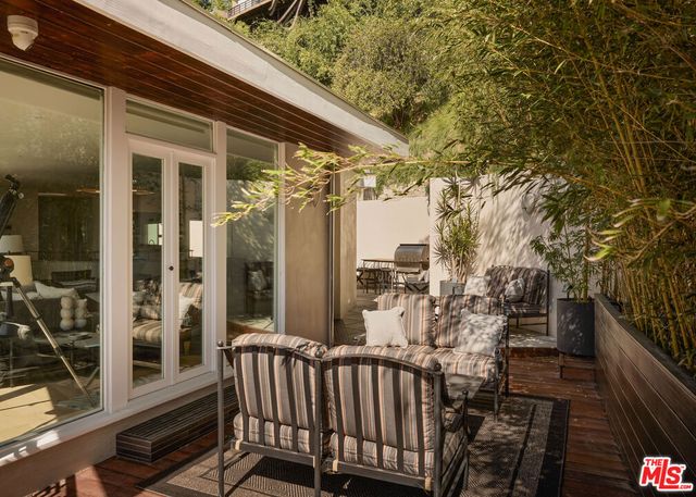 8593 Hollywood Boulevard, Los Angeles, CA 90069