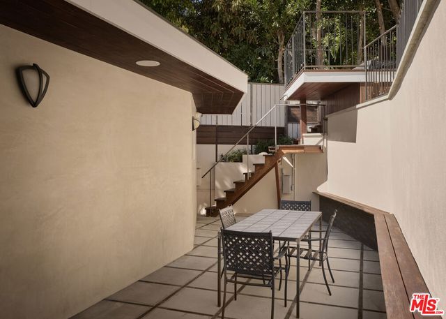 8593 Hollywood Boulevard, Los Angeles, CA 90069