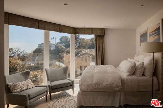 8593 Hollywood Boulevard, Los Angeles, CA 90069