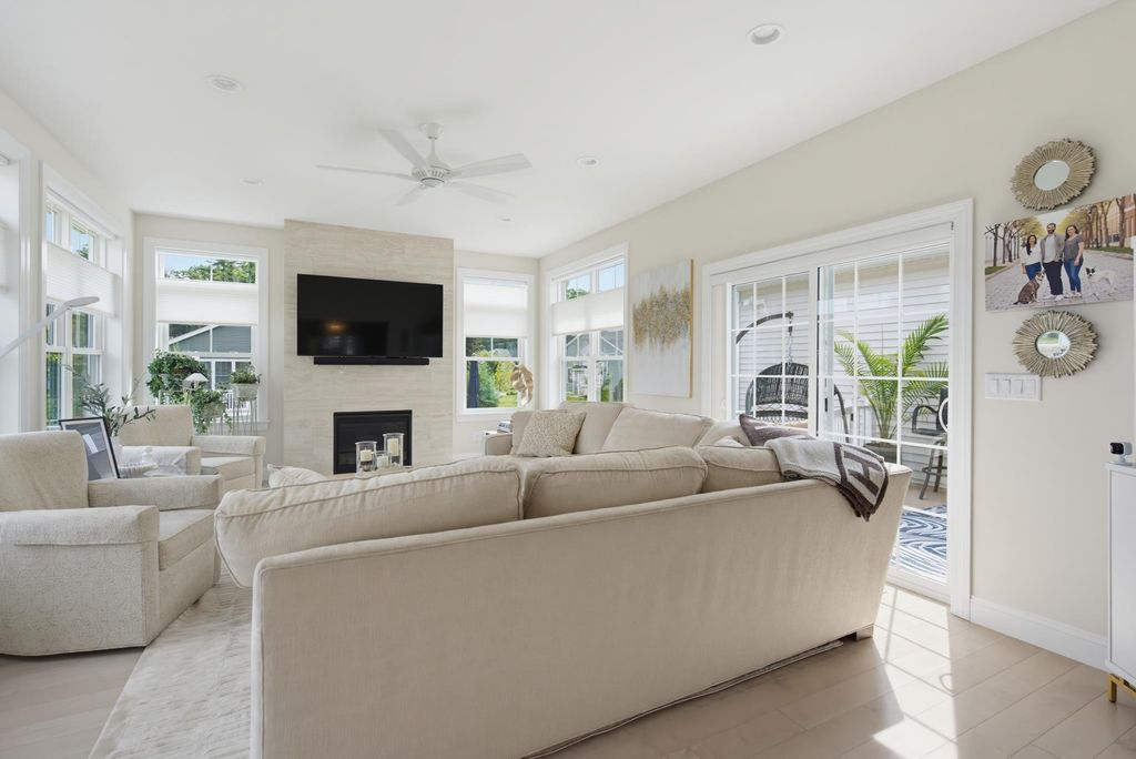 Image 18 of property listing at 6 Rose Fountain Lane # 31, Hampton, NH 03842