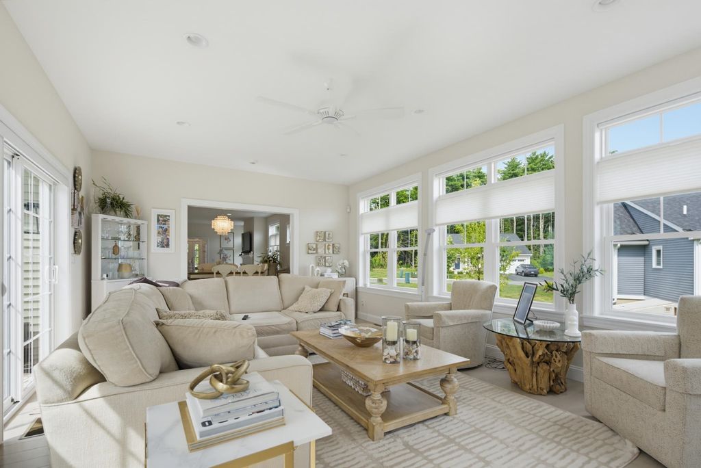 Image 19 of property listing at 6 Rose Fountain Lane # 31, Hampton, NH 03842