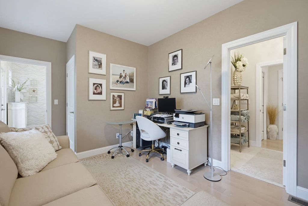 Image 4 of property listing at 6 Rose Fountain Lane # 31, Hampton, NH 03842