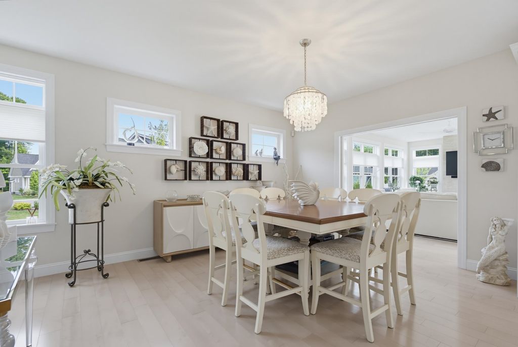 Image 8 of property listing at 6 Rose Fountain Lane # 31, Hampton, NH 03842