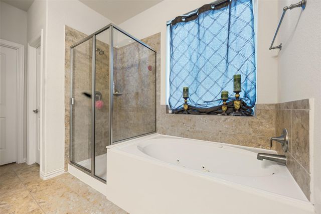 3 Maple Mill Court, Conroe, TX 77301