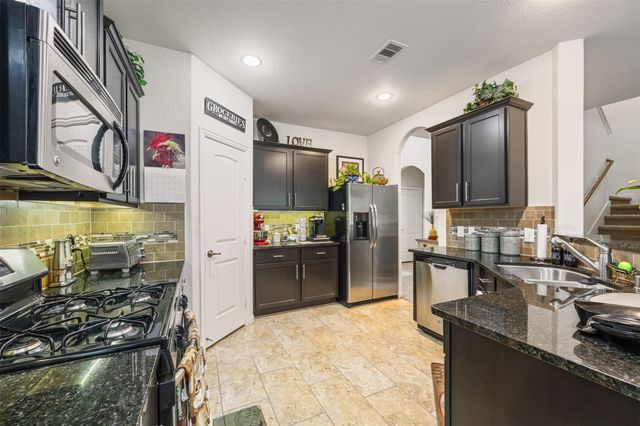 3 Maple Mill Court, Conroe, TX 77301