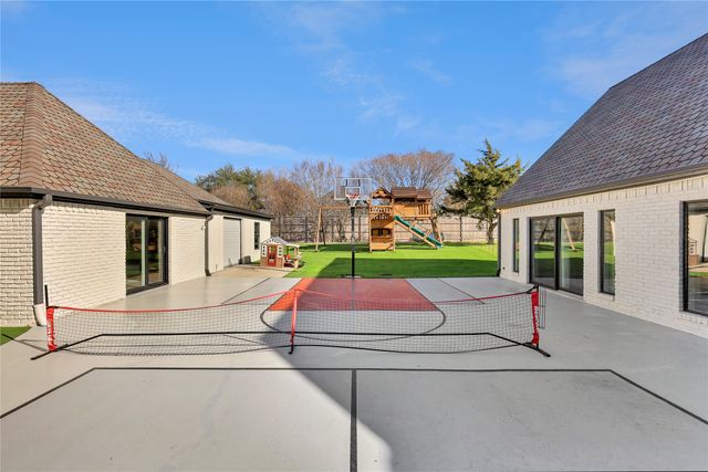 209 Carriage Hill Lane, Heath, TX 75032