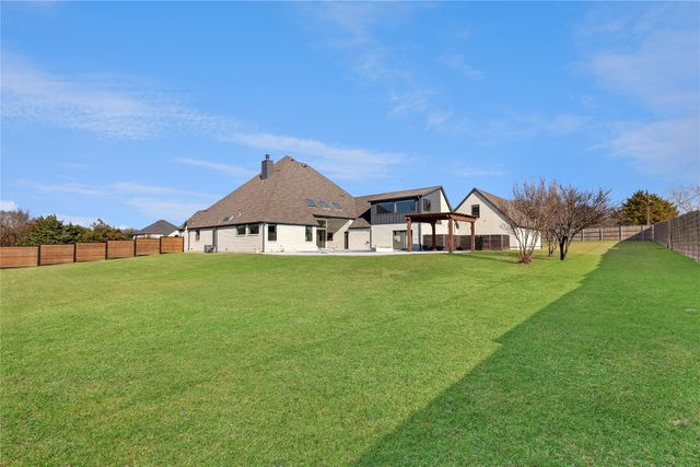 209 Carriage Hill Lane, Heath, TX 75032