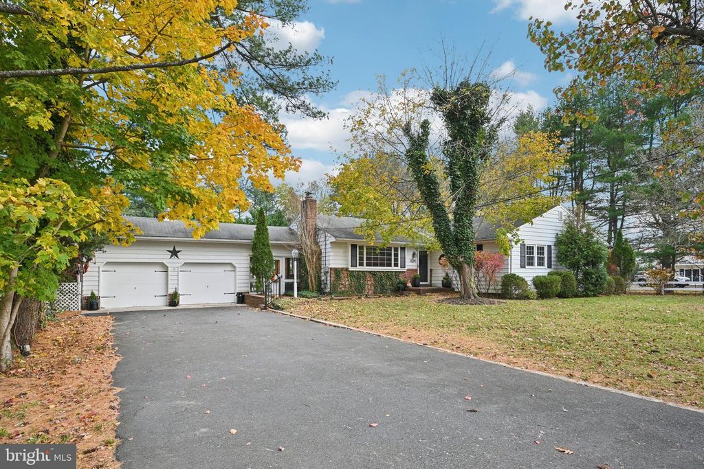 12 JENNINGS RD, Medford, NJ 08055