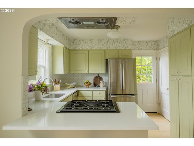 2115 Se 26TH Ave, Portland, OR 97214