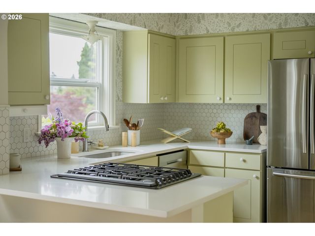 2115 Se 26TH Ave, Portland, OR 97214