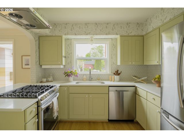 2115 Se 26TH Ave, Portland, OR 97214