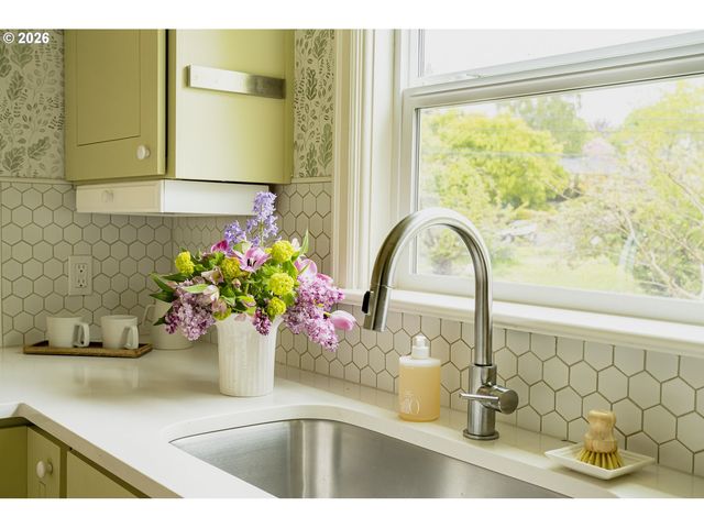 2115 Se 26TH Ave, Portland, OR 97214