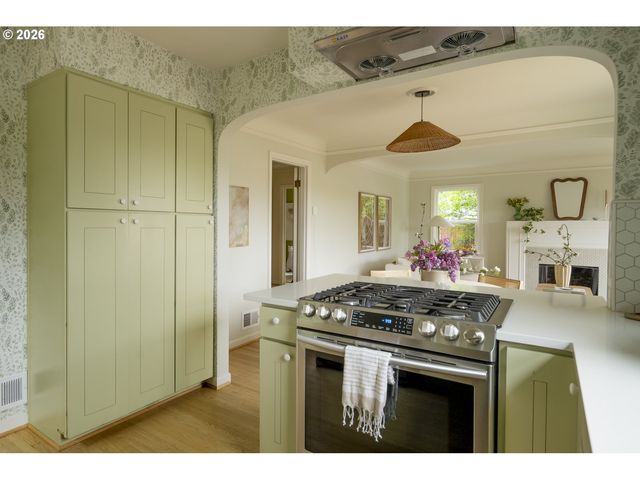 2115 Se 26TH Ave, Portland, OR 97214