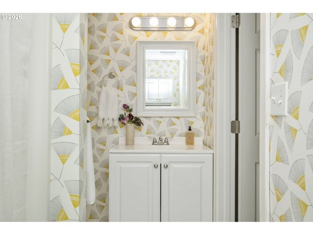 2115 Se 26TH Ave, Portland, OR 97214