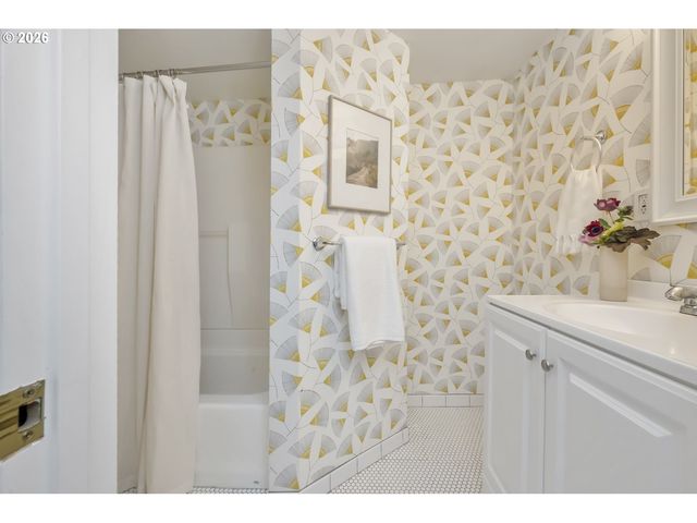 2115 Se 26TH Ave, Portland, OR 97214