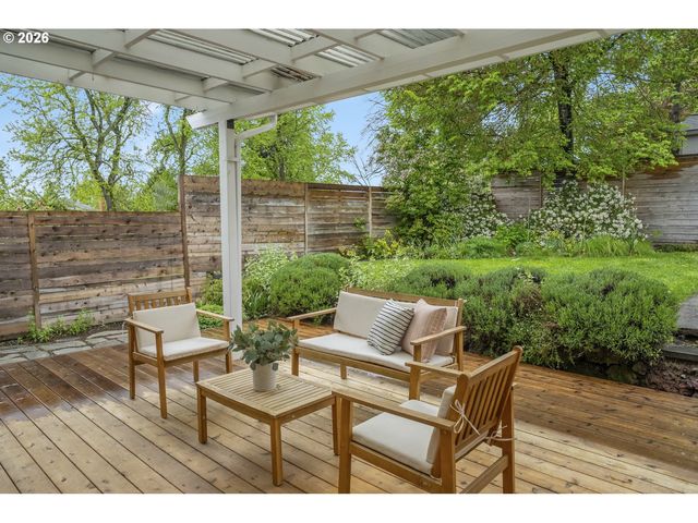 2115 Se 26TH Ave, Portland, OR 97214