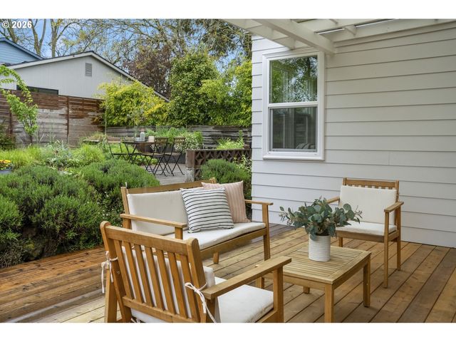 2115 Se 26TH Ave, Portland, OR 97214