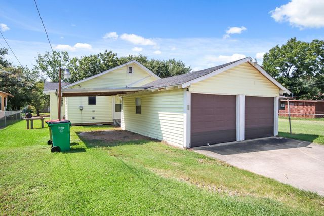 3222 Illinois Street, Baytown, TX 77520
