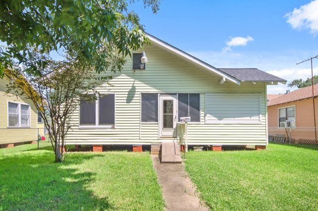 3222 Illinois Street, Baytown, TX 77520