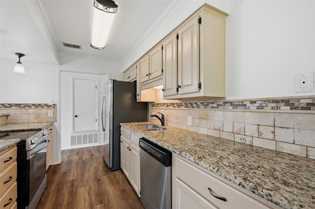 914 W Washington Street F, Sherman, TX 75092