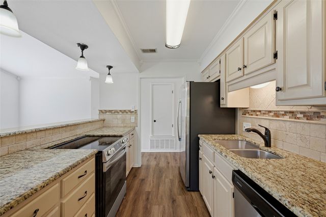 914 W Washington Street F, Sherman, TX 75092