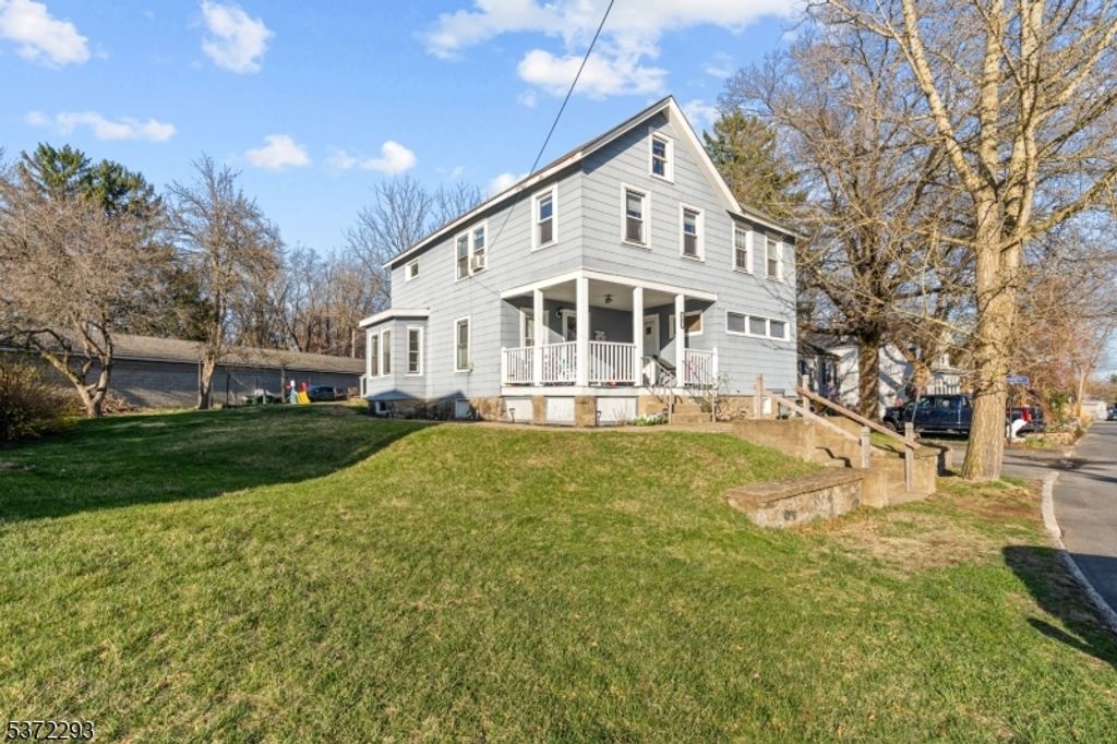 3 Lawnwood Ave, Newton Town, NJ 07860