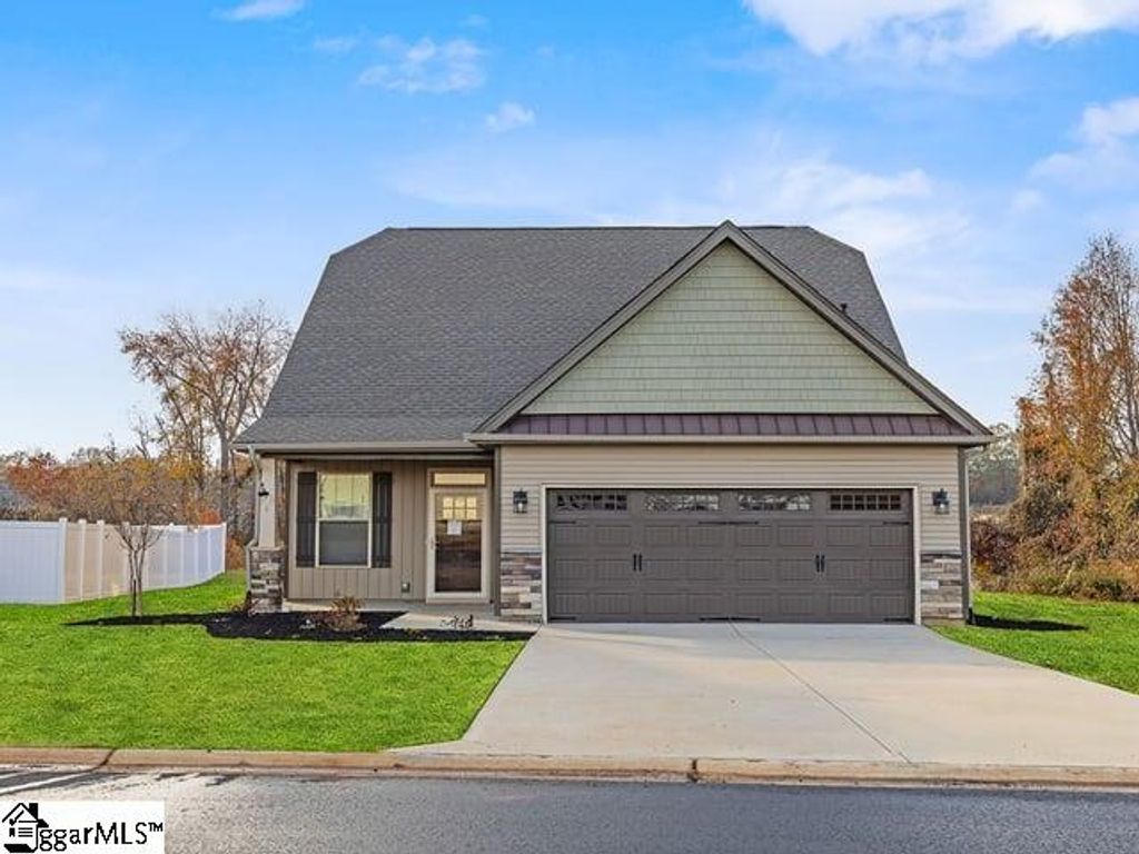 4 River Fork Trail, Greenville, SC 29605