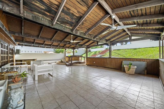 B-6 CALLE ARROYO URB EL REMANSO, San Juan, PR 00926