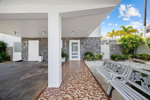 B-6 CALLE ARROYO URB EL REMANSO, San Juan, PR 00926