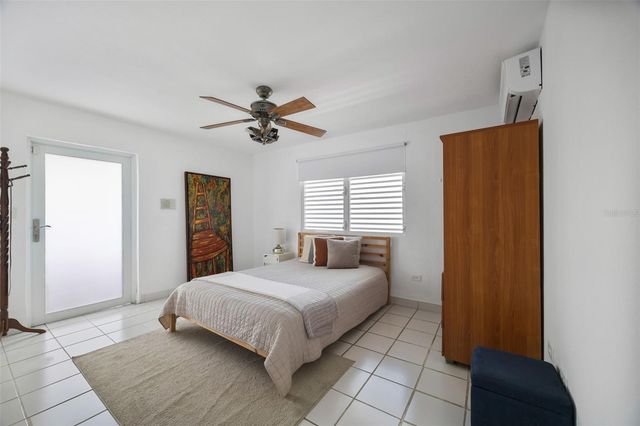 B-6 CALLE ARROYO URB EL REMANSO, San Juan, PR 00926