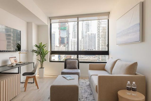225 N Miami Ave 1407, Miami, FL 33128