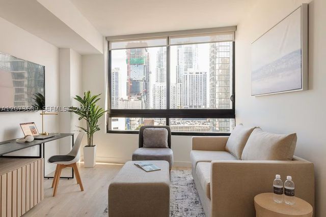 225 N Miami Ave 1407, Miami, FL 33128